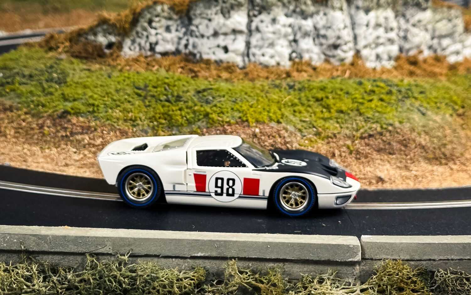 Autíčka GT SCALEXTRIC C4619A - Ken Miles Triple Pack (1:32)
