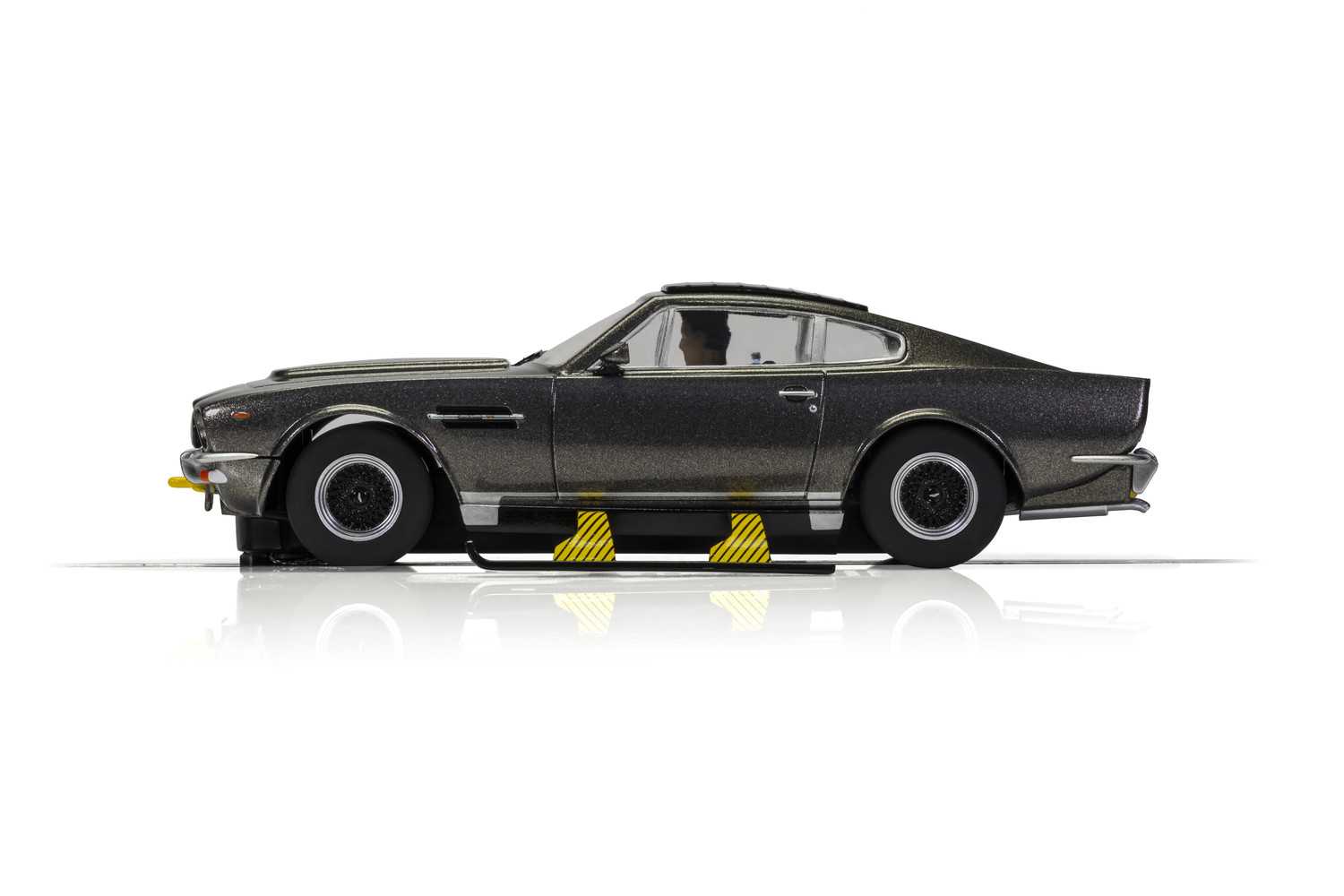 Autíčko Film & TV SCALEXTRIC C4239 - James Bond Aston Martin V8 - The Living Daylights (1:32)