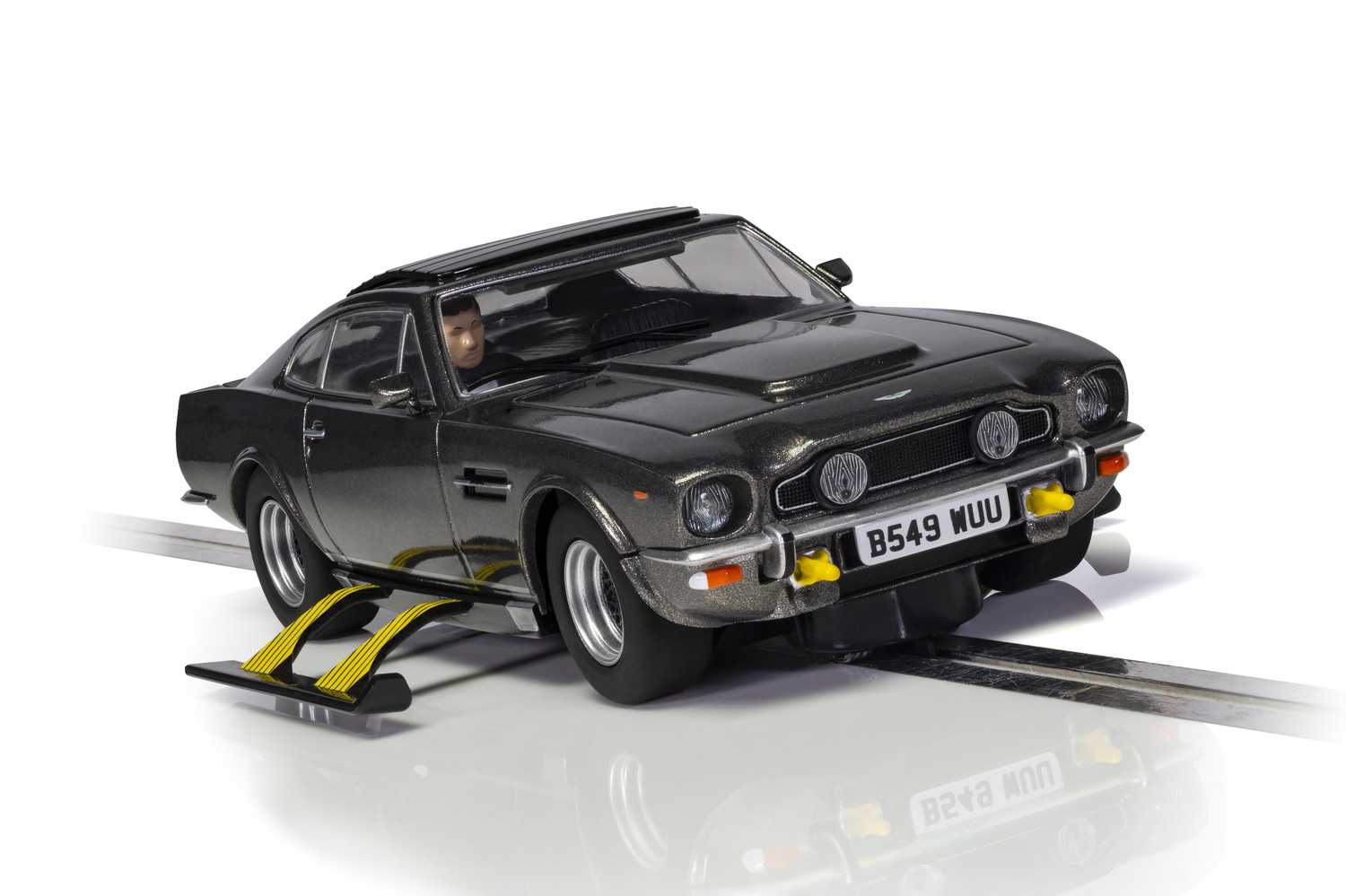 Autíčko Film & TV SCALEXTRIC C4239 - James Bond Aston Martin V8 - The Living Daylights (1:32)