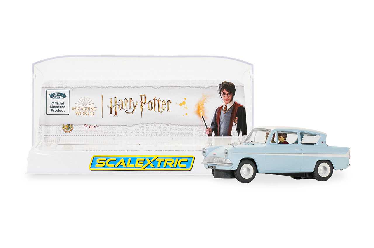 Autíčko Film & TV SCALEXTRIC C4504 - Ford Anglia 105E - Harry Potter Edition (1:32)