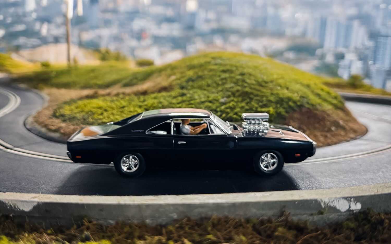 Autíčko Film & TV SCALEXTRIC C4573 - The Fast And The Furious - Dodge Charger - Dom Toretto (1:32)