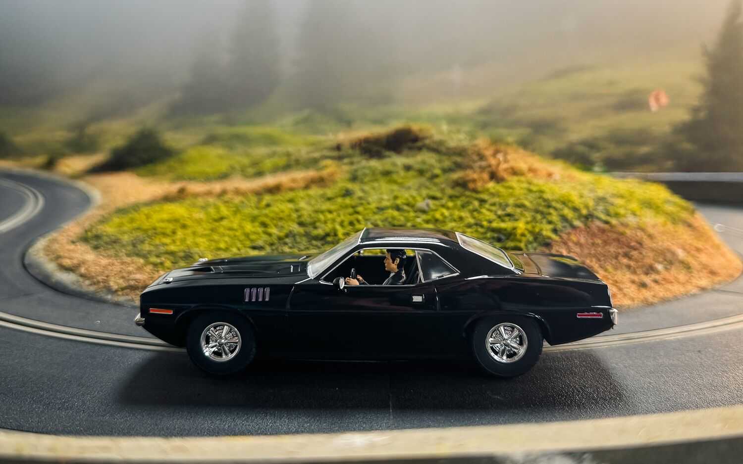 Autíčko Film & TV SCALEXTRIC C4595 - John Wick Plymouth Barracuda - John Wick Chapter 4 (1:32)