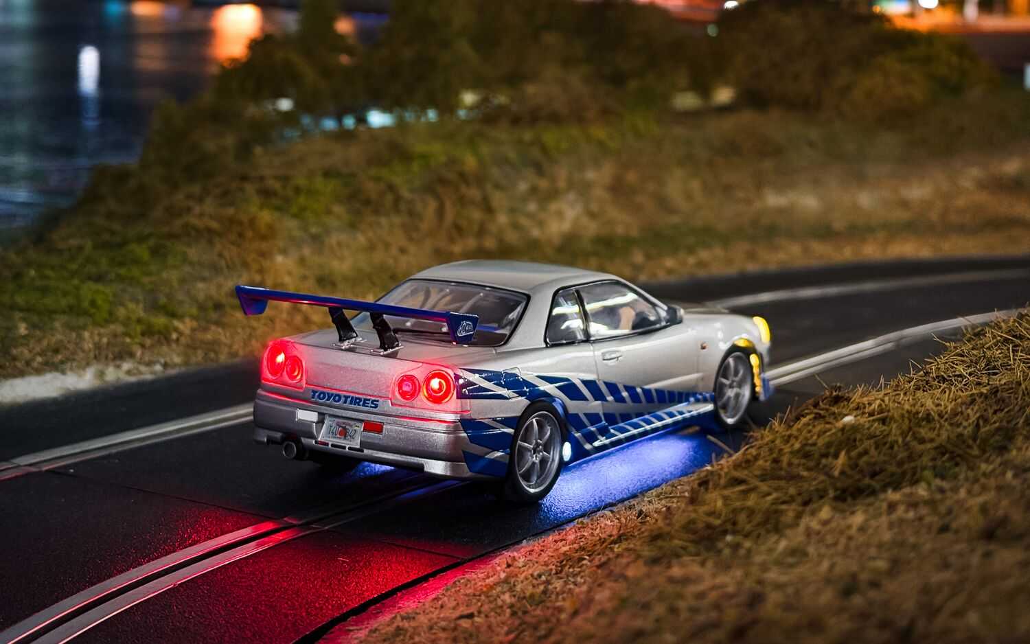 Autíčko Film & TV SCALEXTRIC C4674 - Nissan R34 Skyline - 2Fast 2Furious (1:32)