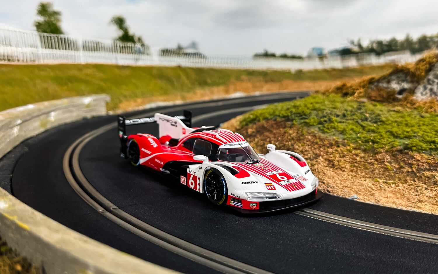 Autíčko GT SCALEXTRIC C4593 - Porsche 963 24hrs LeMans 2024 - 4th Pace (1:32)