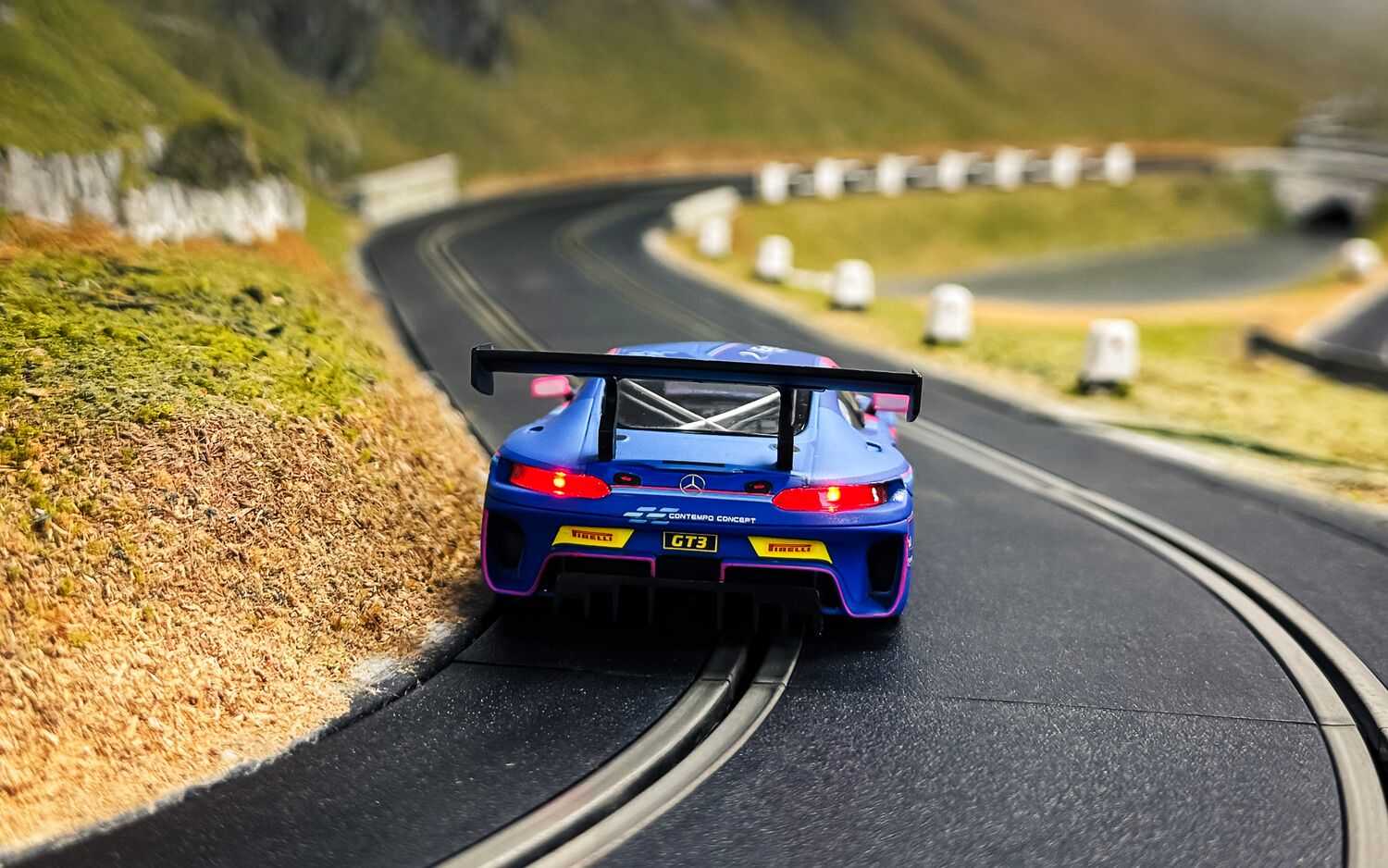 Autíčko GT SCALEXTRIC C4623 - Mercedes AMG GT3 - British GT 2024 - 2Seas Motorsport (1:32)