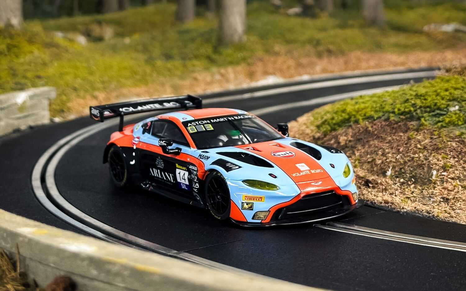 Autíčko Gulf SCALEXTRIC C4655 - Aston Martin GT3 Vantage - Bathurst 2025 (1:32)