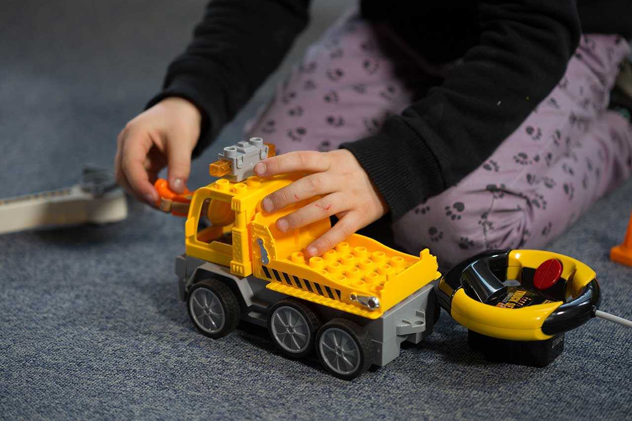 Autíčko REVELL 23002 JUNIOR - Crane Truck - 27 MHz