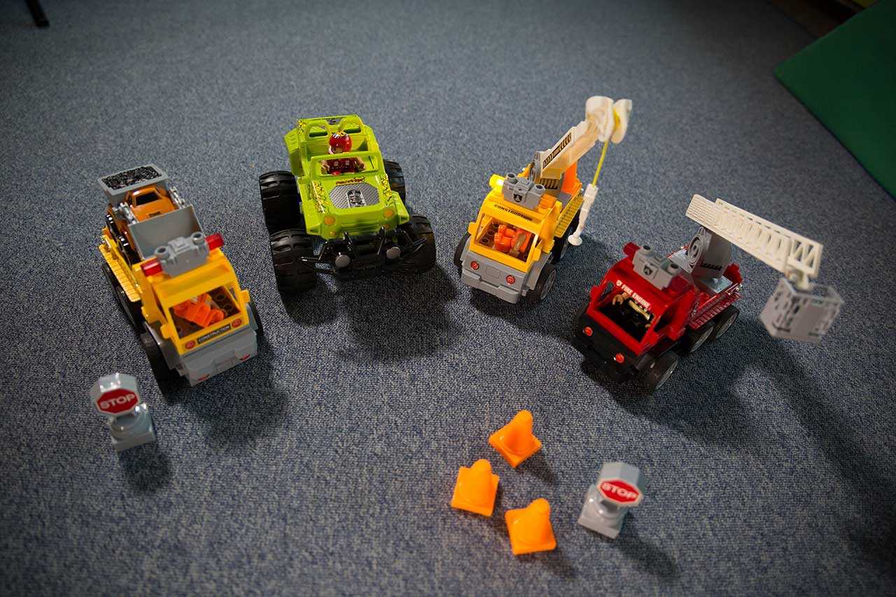 Autíčko REVELL 23002 JUNIOR - Crane Truck - 27 MHz