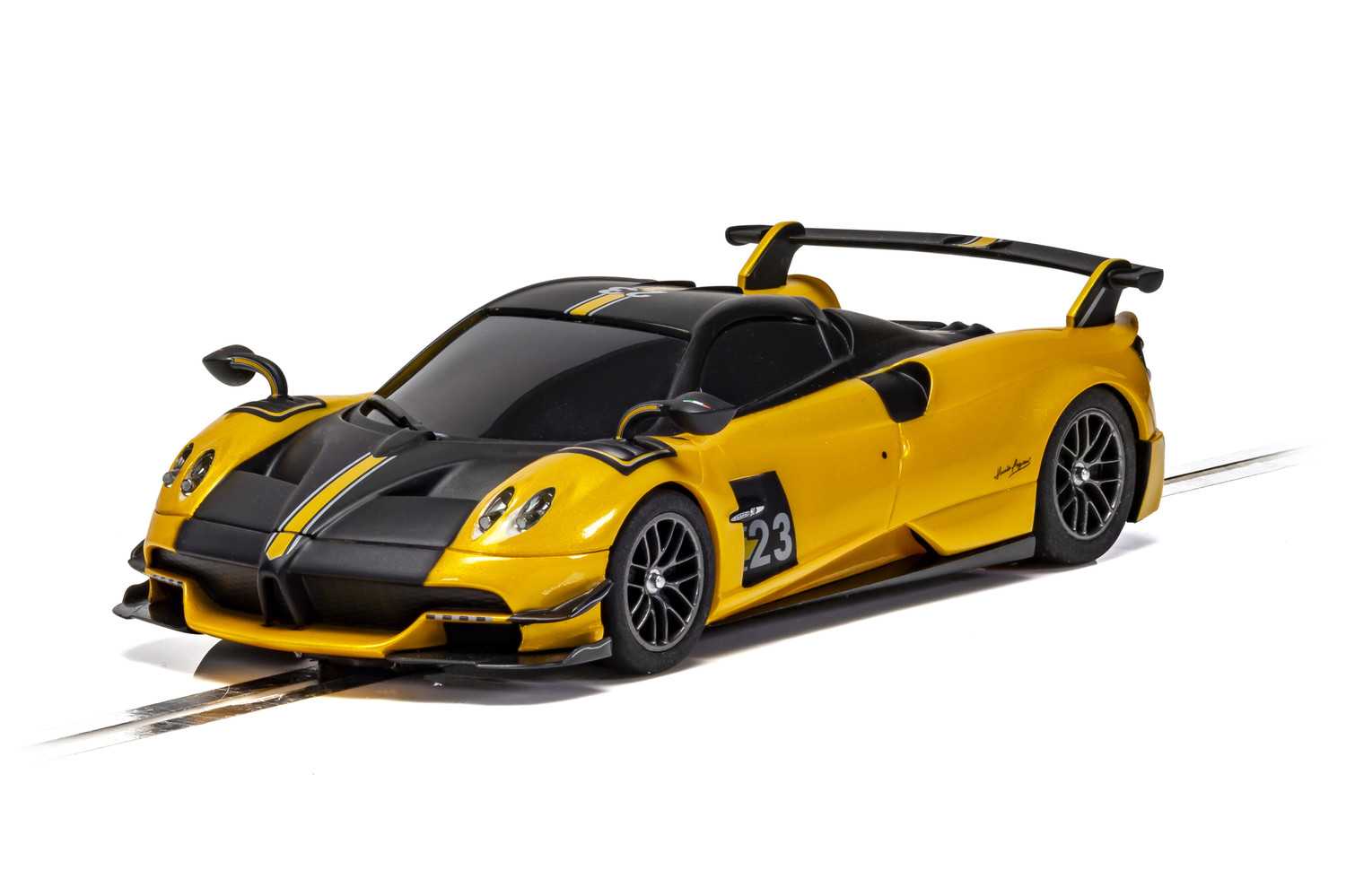 Autíčko Super Resistant SCALEXTRIC C4212 - Pagani Huayra BC Roadster - Yellow (1:32)