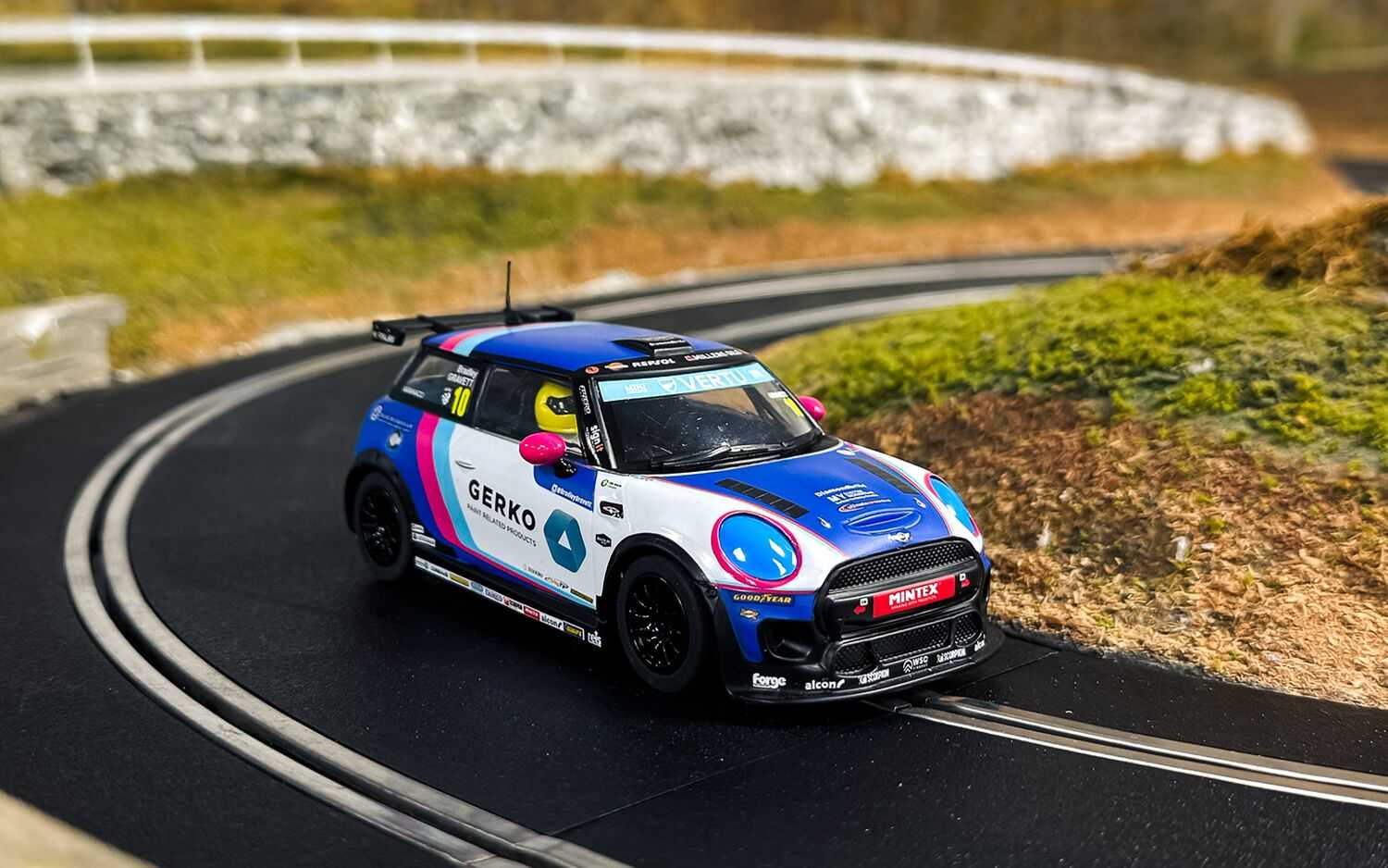 Autíčko Touring SCALEXTRIC C4410 - Mini Cooper F56 - Bradley Gravett 2024 (1:32)