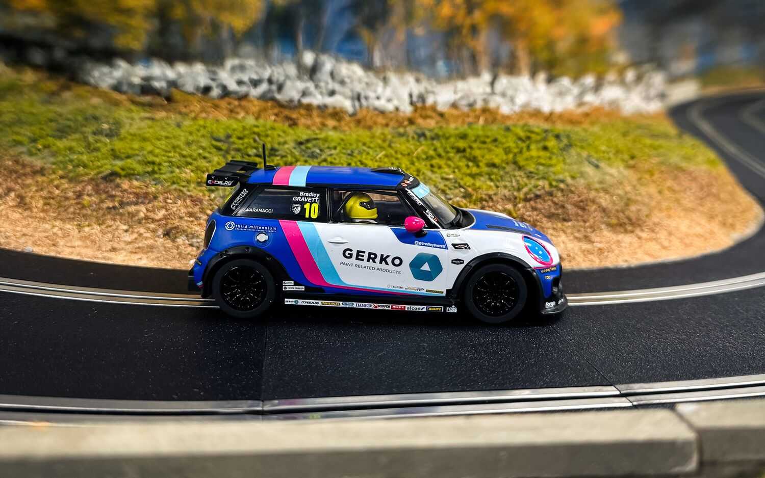 Autíčko Touring SCALEXTRIC C4410 - Mini Cooper F56 - Bradley Gravett 2024 (1:32)