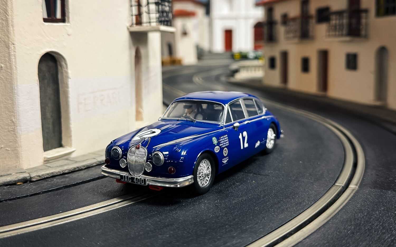 Autíčko Touring SCALEXTRIC C4596 - Jaguar MK2 - Grant Williams Racing (1:32)