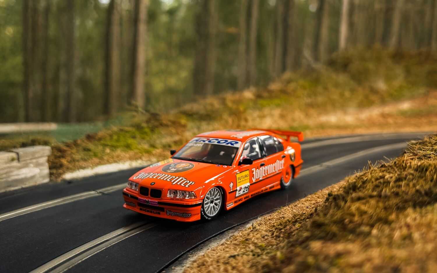 Autíčko Touring SCALEXTRIC C4624 - BMW E36 320i - STW 1996 - Jagermeister (1:32)