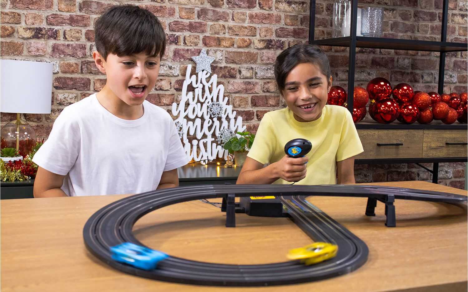 Autodráha MICRO SCALEXTRIC G1188M - My First Scalextric Let's Play! (Battery Powered) (1:64)