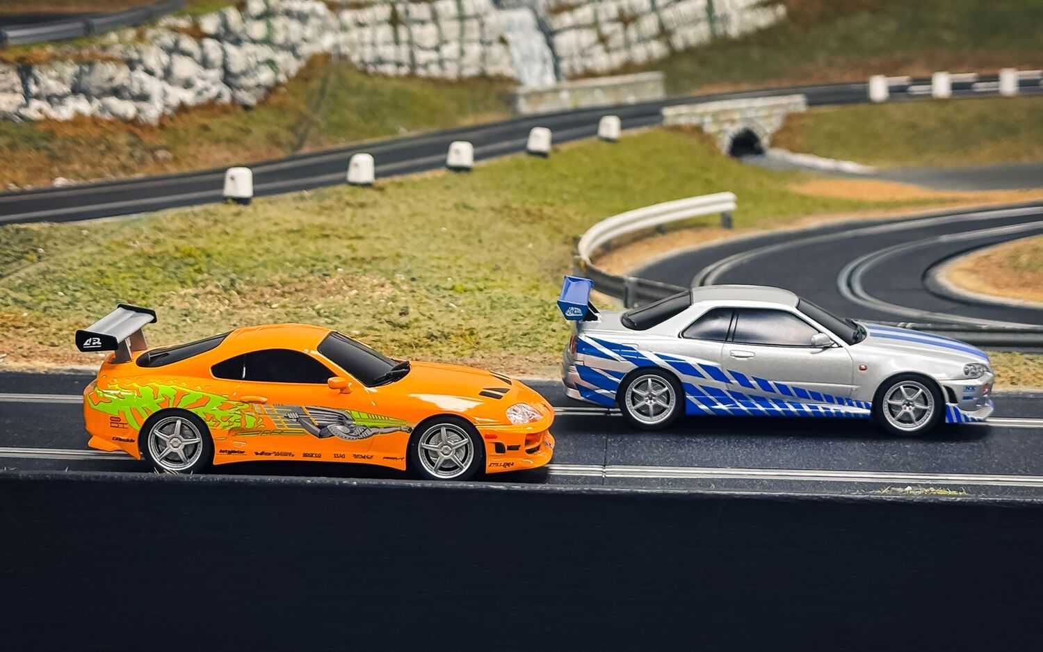 Autodráha SCALEXTRIC C1465P - Fast and Furious - 25 Years - Supra vs R34 (1:32)