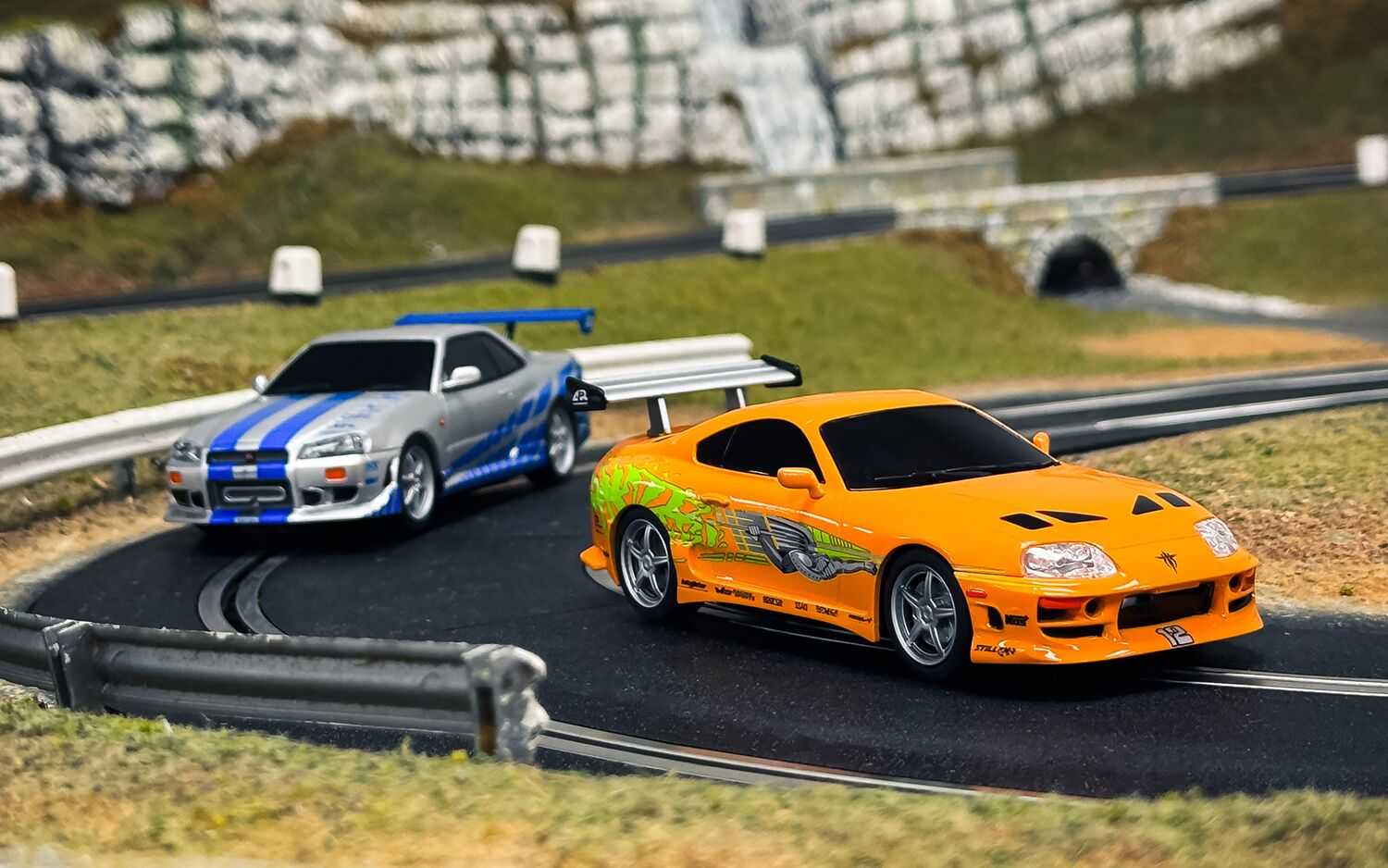 Autodráha SCALEXTRIC C1465P - Fast and Furious - 25 Years - Supra vs R34 (1:32)