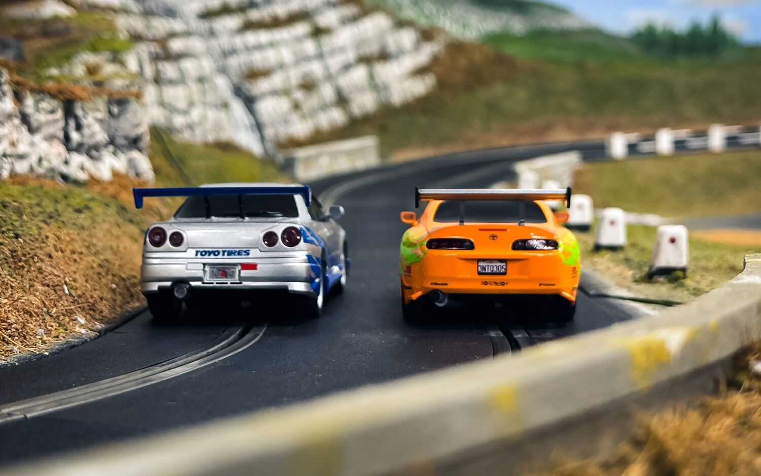 Autodráha SCALEXTRIC C1465P - Fast and Furious - 25 Years - Supra vs R34 (1:32)