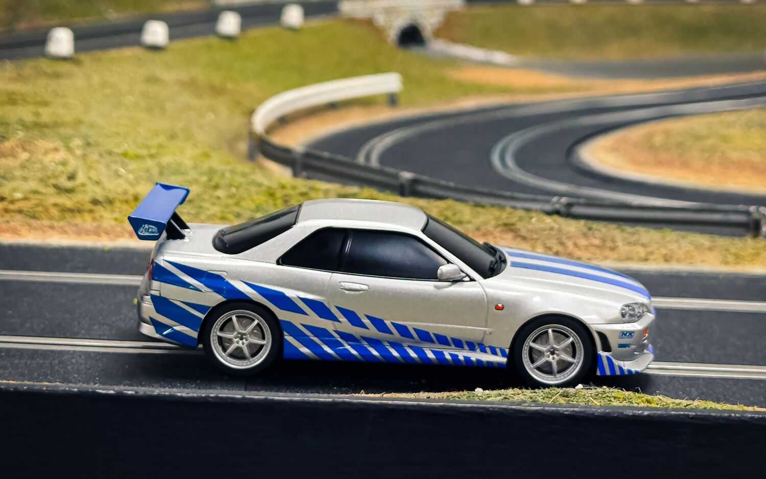 Autodráha SCALEXTRIC C1465P - Fast and Furious - 25 Years - Supra vs R34 (1:32)