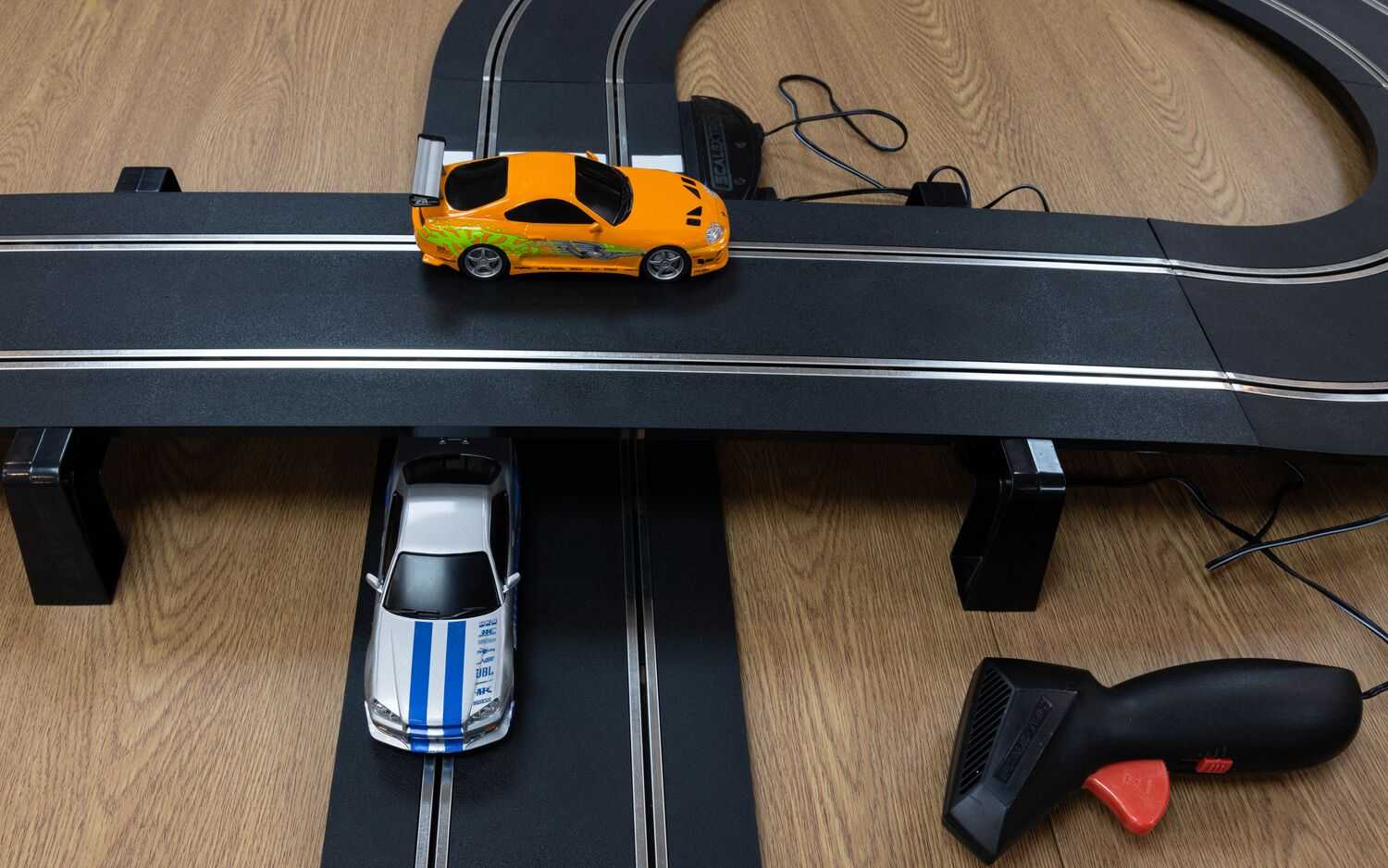 Autodráha SCALEXTRIC C1465P - Fast and Furious - 25 Years - Supra vs R34 (1:32)