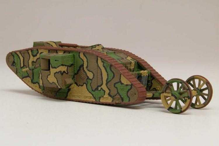 Classic Kit VINTAGE tank A01315V - WWI Male Tank Mk.I (1:76)