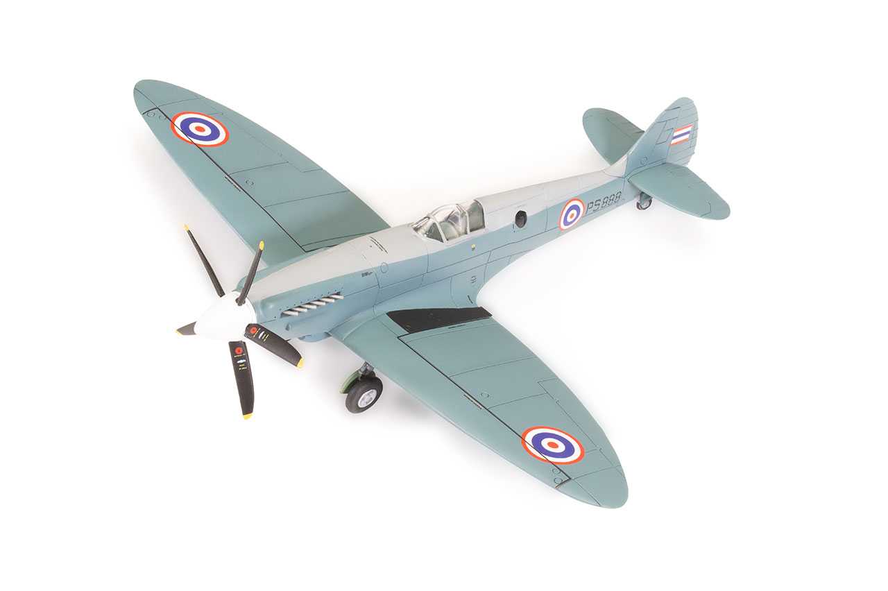 Classic Kit letadlo A02017B - Supermarine Spitfire PR.XIX (1:72)