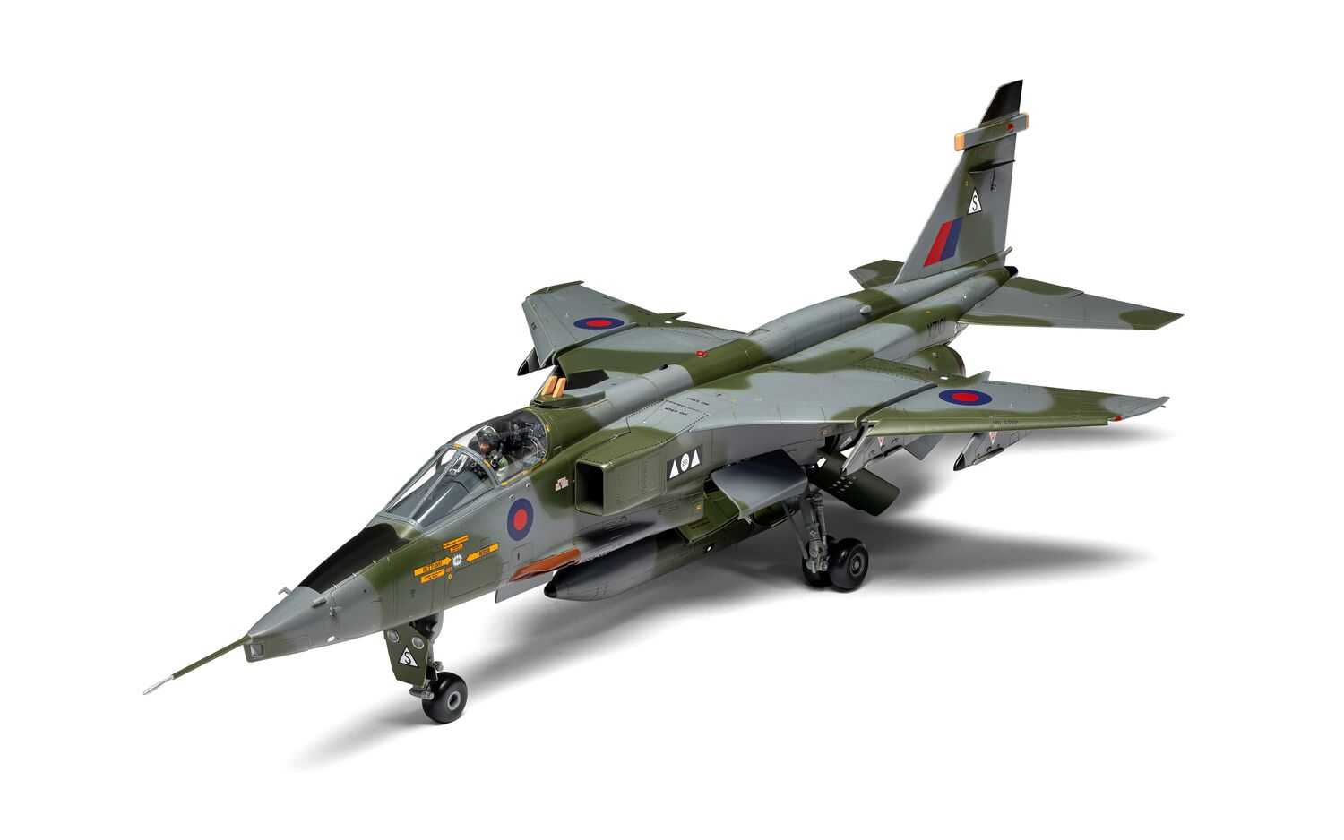 Classic Kit letadlo A11010 - SEPECAT Jaguar GR.1/GR.1A (1:48)
