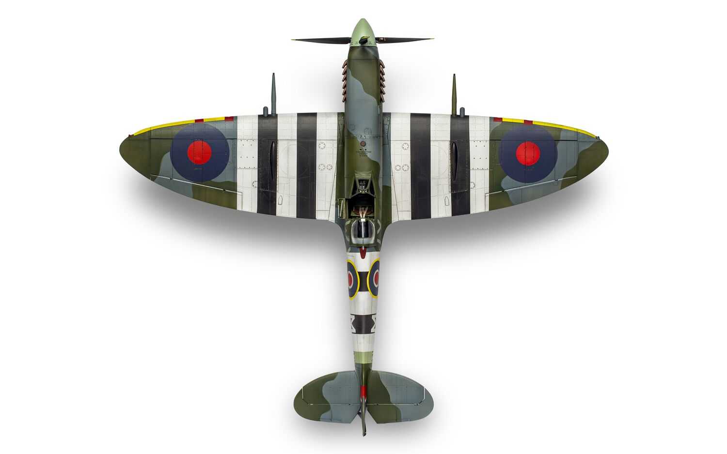 Classic Kit letadlo A17001A - Supermarine Spitfire Mk.IXc - Flying Dray (1:24)