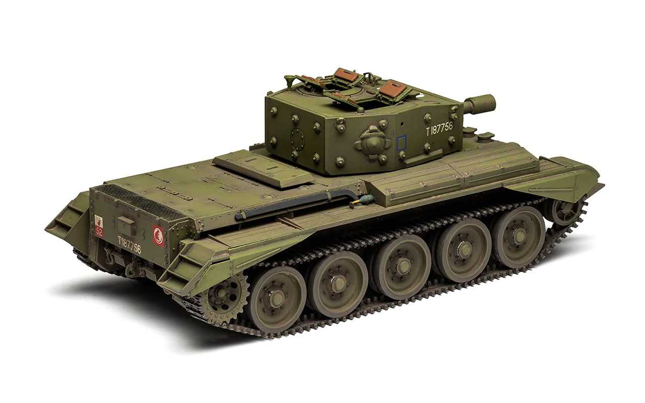 Classic Kit military A1384 - Cruiser Mk.VIII A27M Cromwell Mk.IV / Mk.VI (1:35)