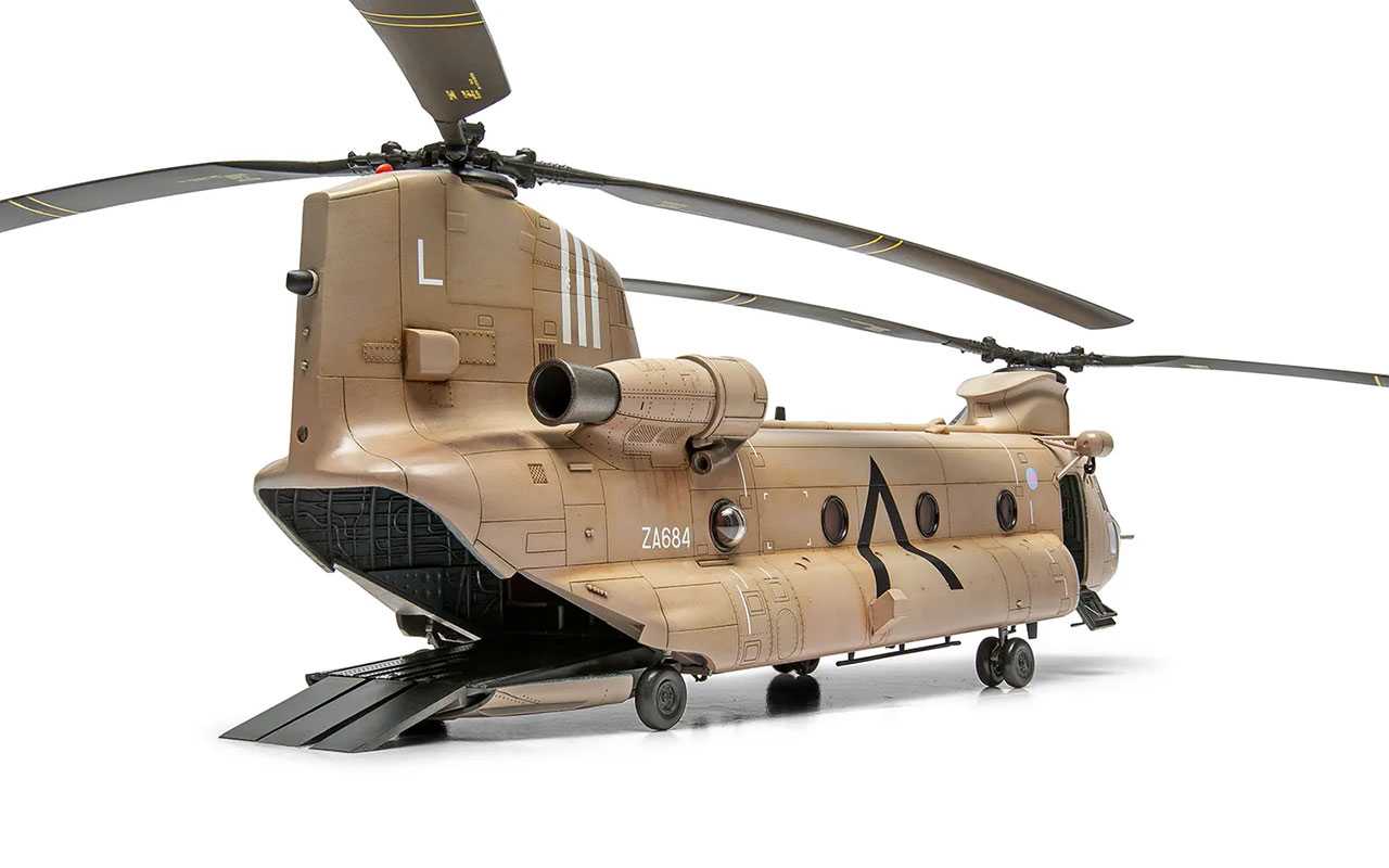 Classic Kit vrtulník A06023 - Boeing Chinook HC.1 (1:72)
