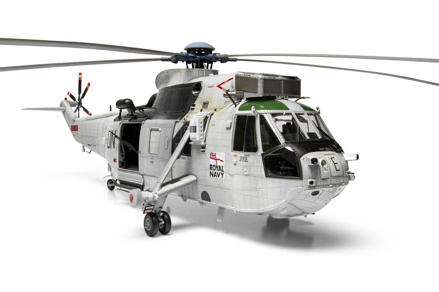 Classic Kit vrtulník A11008 - Westland Sea King HC.4 (1:48)