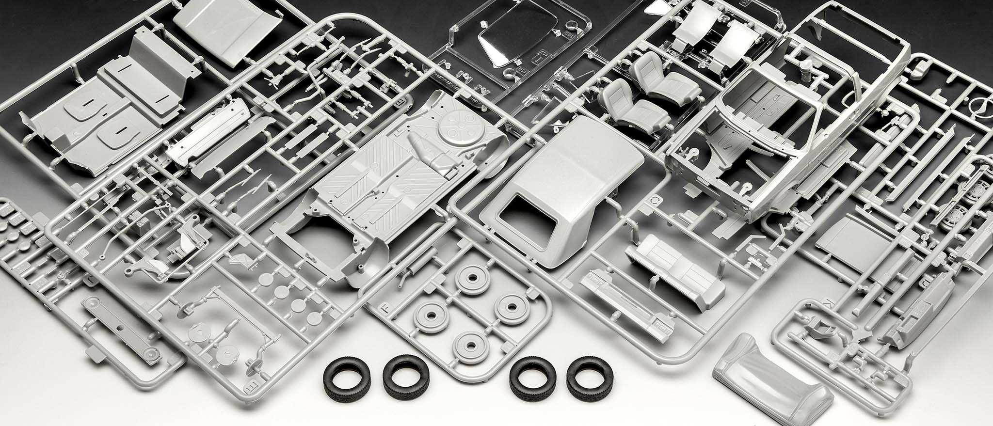 Gift-Set auto 05636 - 50 Years of the VW Golf 1 (1:24)