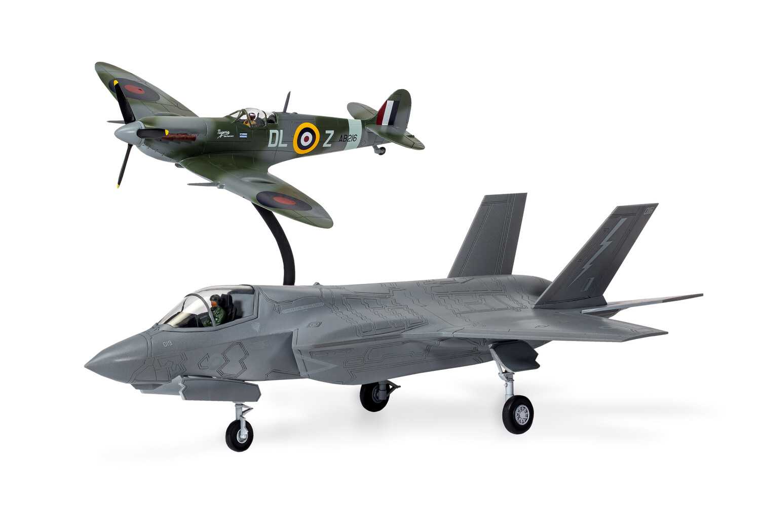 Gift Set letadlo A50190 - 'Then and Now' Spitfire Mk.Vc & F-35B Lightning II (1:72)