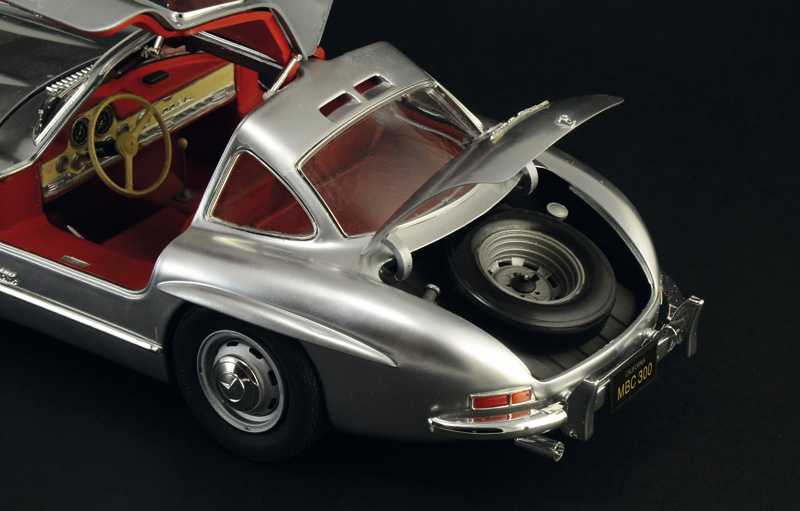 Model Kit auto 3612 - Mercedes-Benz 300 SL Gullwing (1:16)