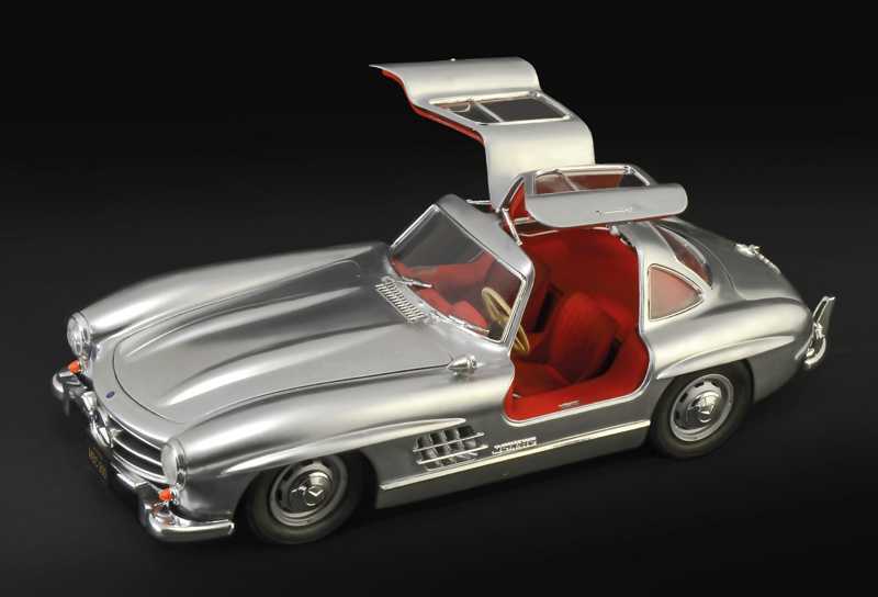 Model Kit auto 3612 - Mercedes-Benz 300 SL Gullwing (1:16)