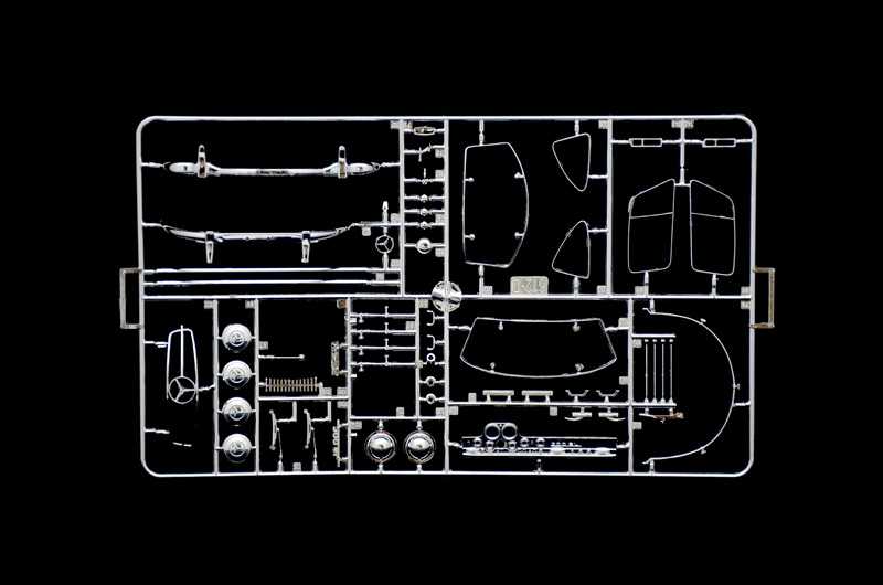 Model Kit auto 3612 - Mercedes-Benz 300 SL Gullwing (1:16)