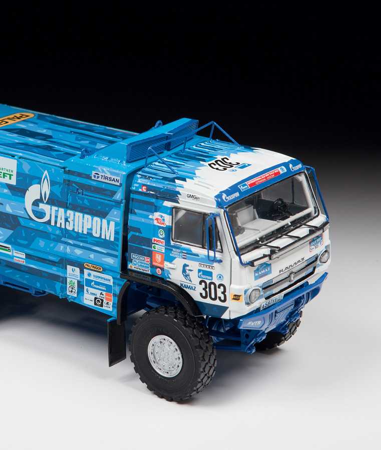 Model Kit auto 43005 - KAMAZ Rallye truck (1:43)