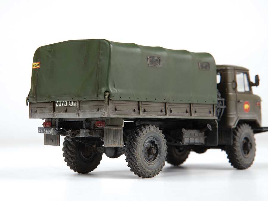 Model Kit auto 43008 - Soviet all-wheel drive truck GAZ-66 (1:43)