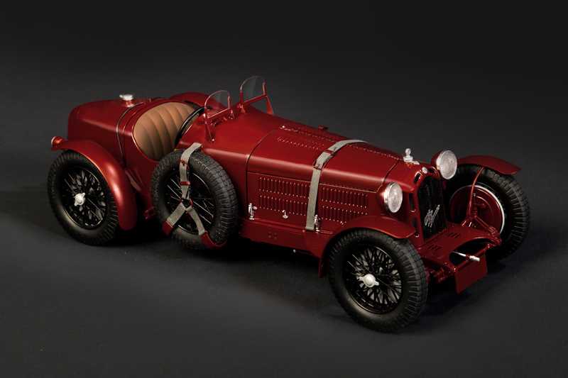 Model Kit auto 4708 - Alfa Romeo 8C 2300 Roadster (1:12)