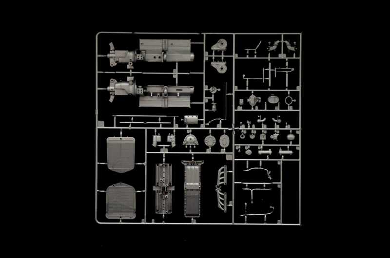 Model Kit auto 4708 - Alfa Romeo 8C 2300 Roadster (1:12)