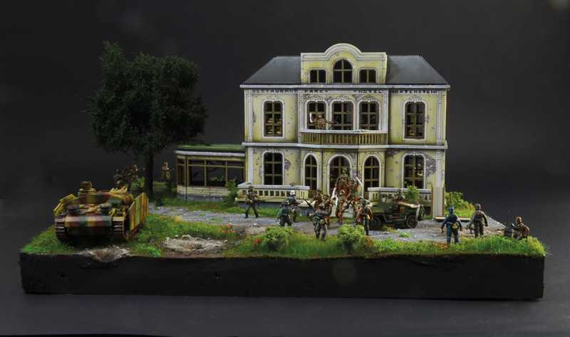 Model Kit diorama 6107 - Market Garden: Hotel Hartenstein (1:72)