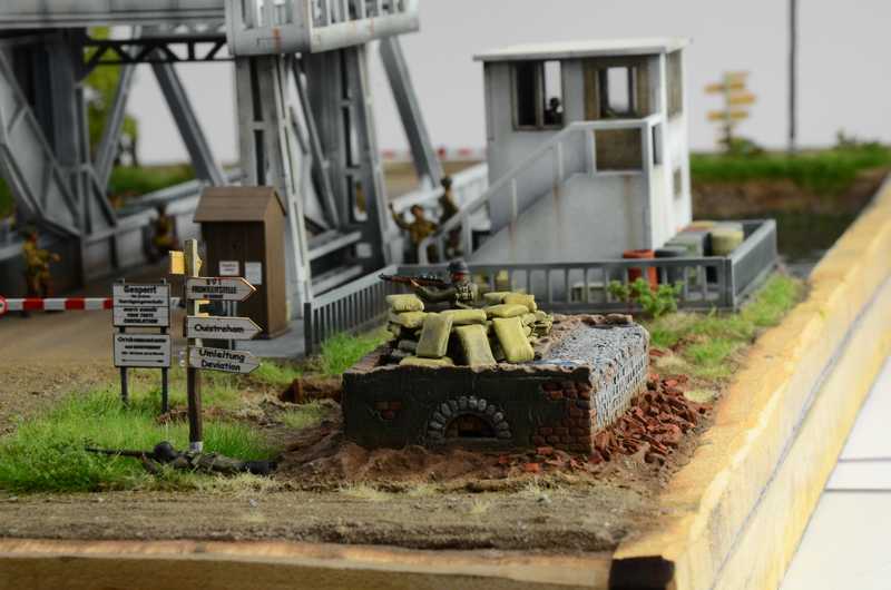 Model Kit diorama 6194 - Pegasus Bridge Airborne Assault (1:72)