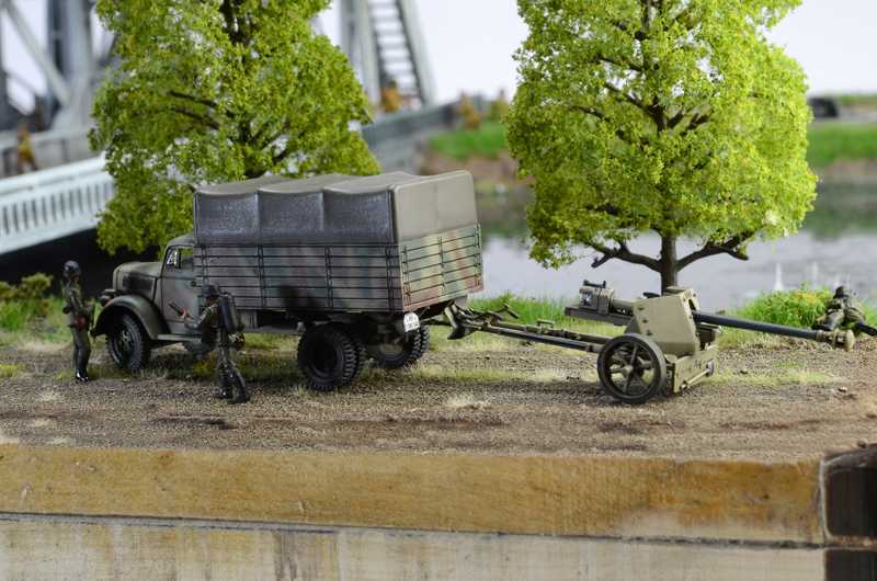 Model Kit diorama 6194 - Pegasus Bridge Airborne Assault (1:72)