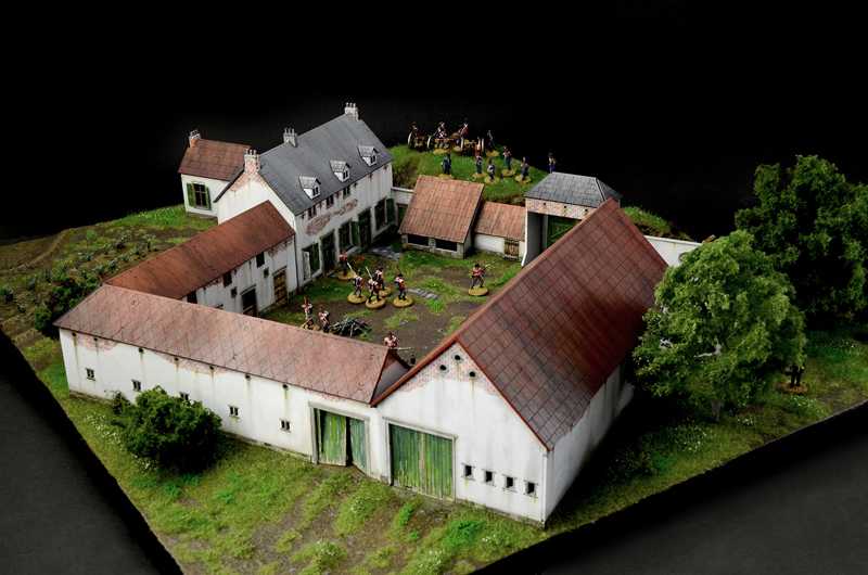 Model Kit diorama 6197 - Waterloo 1815: La Haye Sainte (1:72)