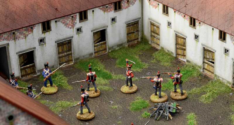 Model Kit diorama 6197 - Waterloo 1815: La Haye Sainte (1:72)