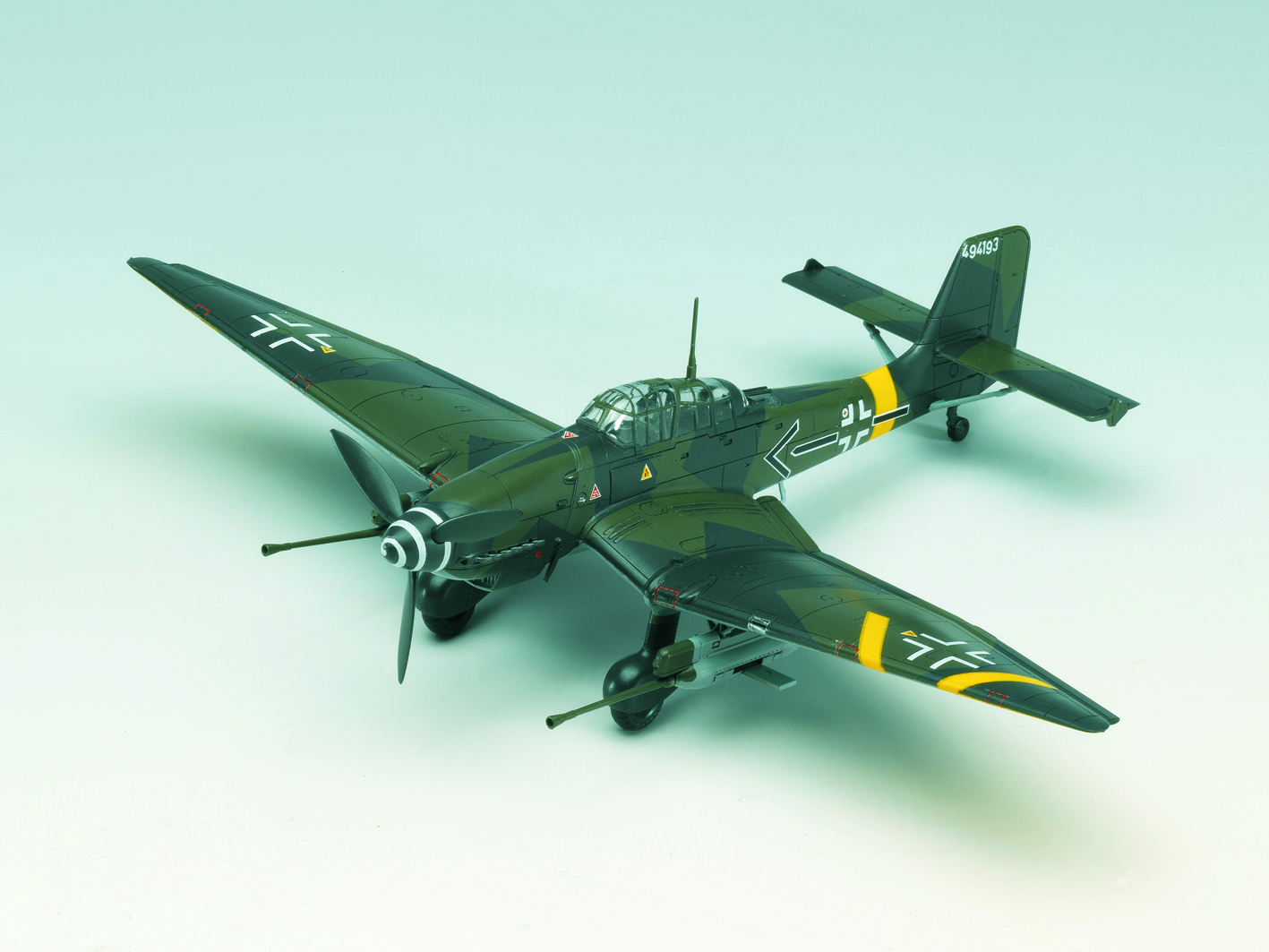 Model Kit letadlo 12404 - JU87G-2 STUKA "KANONEN VOGEL" (1:72)