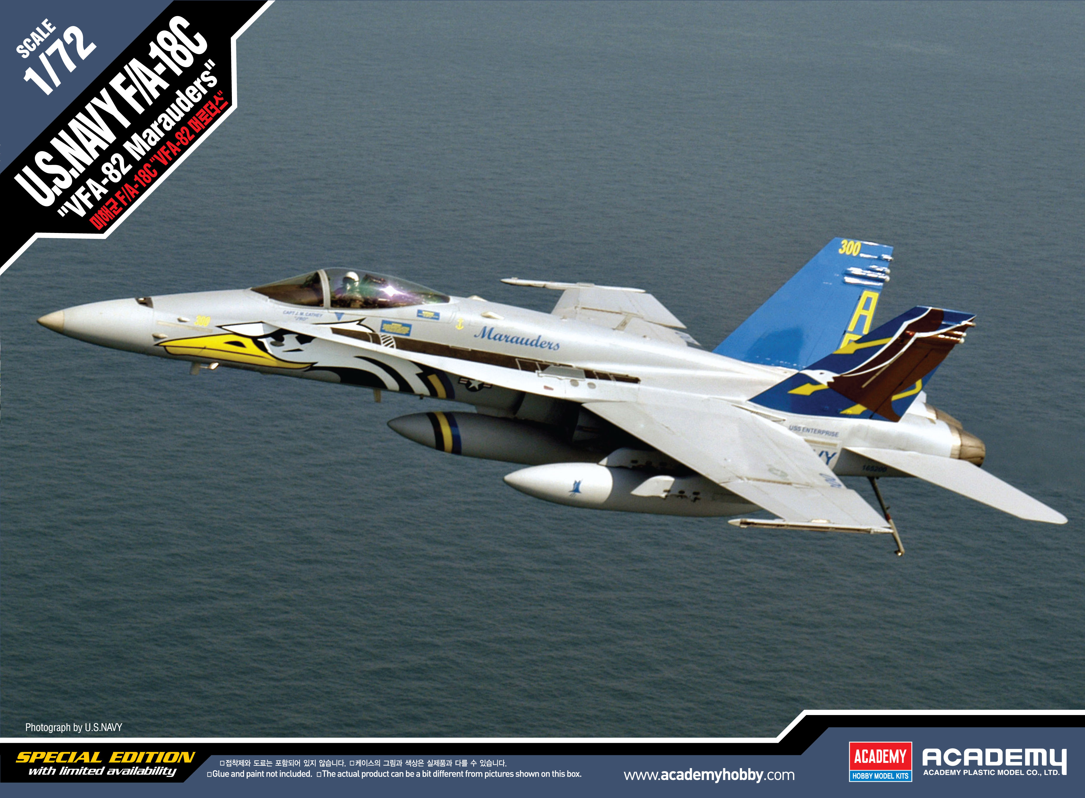 Model Kit letadlo 12534 - F/A-18C U.S NAVY VFA-82 "MARAUDERS" LE: (1:72)