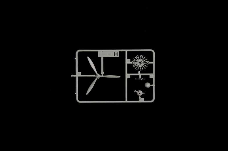 Model Kit letadlo 2841 - USN SBD-3 DAUNTLESS (1:48)