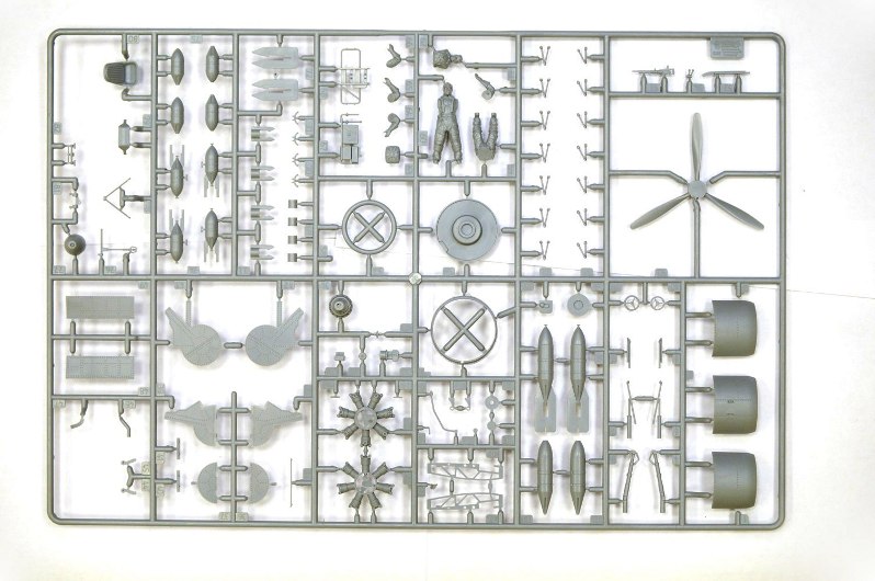 Model Kit letadlo 4805 - SU-2 Soviet Light Bomber (1:48)