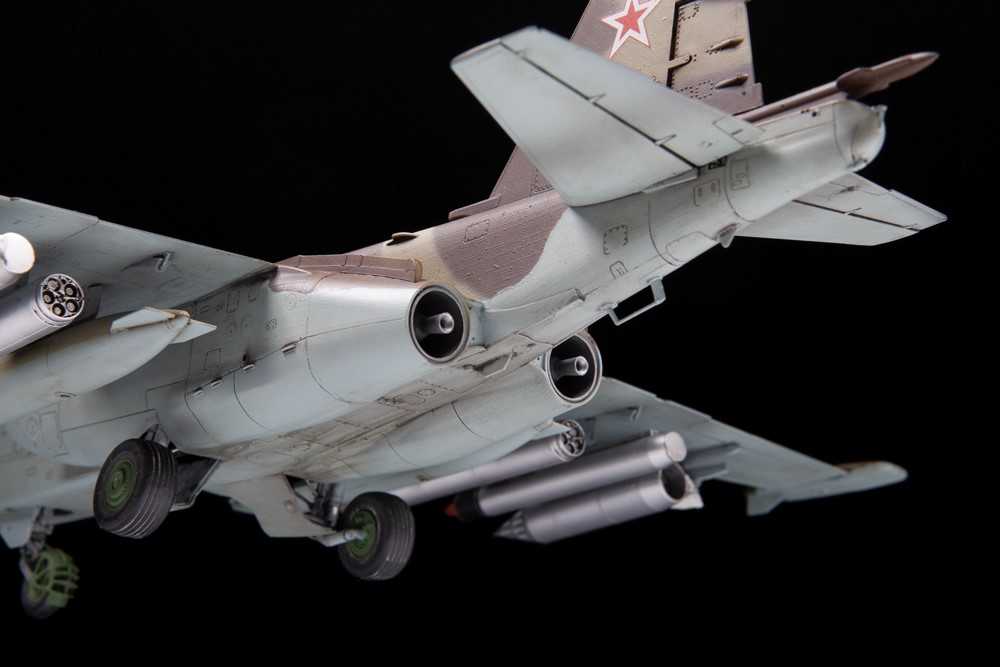 Model Kit letadlo 4807 - Sukhoi SU-25 "Frogfoot" (1:48)