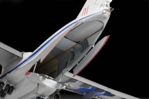 Model Kit letadlo 7011 - Russian strategic airlifter IL-76MD (1:144)